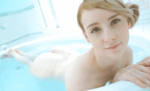 白人美女の入浴中のお尻が美しい！